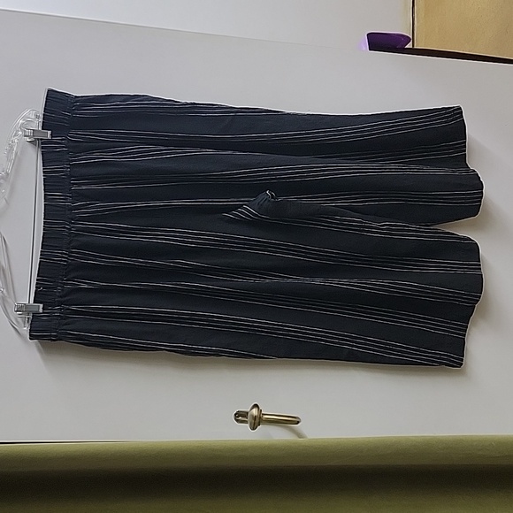 Torrid Size 18 Elastic Waist Black Pinstripe Linen Culotte Pant - Picture 8 of 16